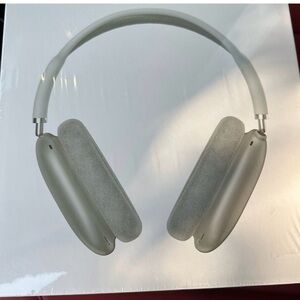 Stylish Over-Ear Wireless Headphones in Gray